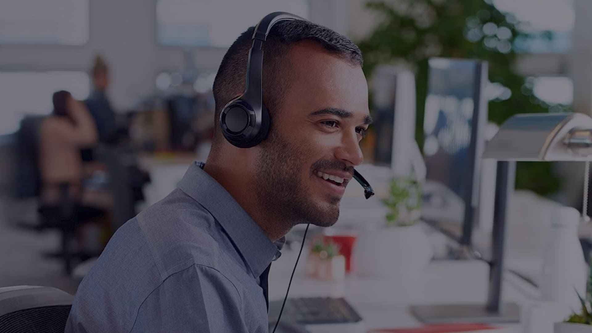 How to Become a Truck Brokers